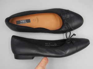 MARKS & SPENCER kívül-belül bőr elegáns belebújós cipő, 40 -es Kép