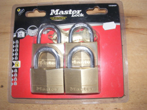 Master Lock biztonsági réz lakat /négy darabos/