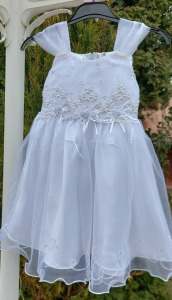 Elsőáldozó keresztelő ruha,alkalmi báli ruha,hercegnő és királylány  ruha 116 cm 4-6 évesre fehér