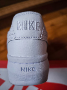 37,5 -es Nike platform cipő