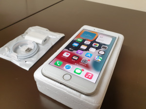 iPhone 8 PLUS, újszerű,fehér, kártyafüggetlen, új töltővel