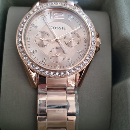 Fossil Riley Watch Ballagásra kiváló!