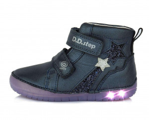 DD Step Csillagos magasított szárú LED világító bőr cipő 34