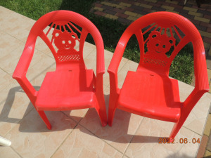 Műanyag gyerek szék, piros, mackós