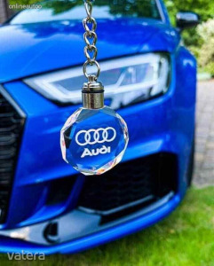 Audi kulcstartó lézergravírozott váltakozó Led fénnyel