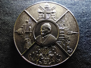 Lengyelország 600 éves Jasna Góra-i kolostor 1982 ezüst érem 45mm 47,47g (id70372)
