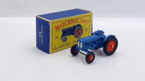 Matchbox Moko,Regular Wheels.Fordson Tractor + Eredeti doboz.Ritkább piros felnik !!!!!!