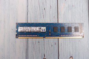 Hynix 4GB DDR3 1600MHz RAM memória asztali gépbe HMT451U6BFR8C-PB