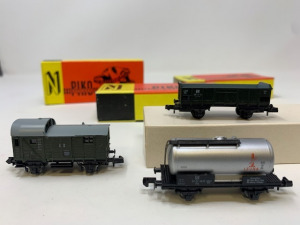 3db PIKO N vasútmodell játék vasút teherszállító, tartálykocsi, tehervonat kísérő kocsi NOS 1 FT NMÁ