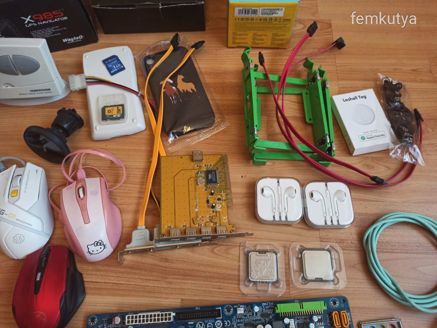 Gigabyte félkonfig, Wayteq navigáció, mini drón és más elektronikai dolgok 1,-Ft-ról!