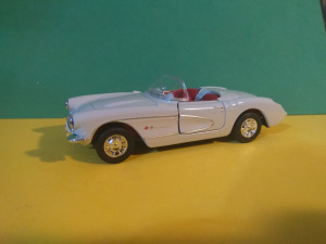 Régi Chevrolet Corvette 1957 1/36? nagy méret =108=