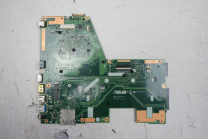 ASUS X551CA laptop alaplap hibás 60NB0480-MB1500-206
