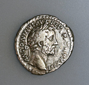 Antoninus Pius  ezüst Denarius    3.06 g