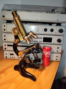 ATLANTA BERLIN 946 ANTIK Sárgaréz mikroszkóp