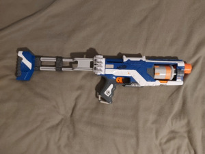 Nerf Spectre Rev-5 szivacslövő fegyver + becsukható válltámasz
