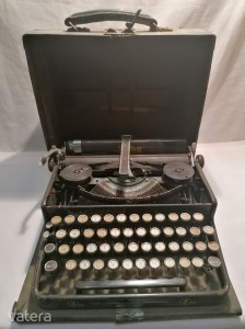 Naumann Erika régi írógép