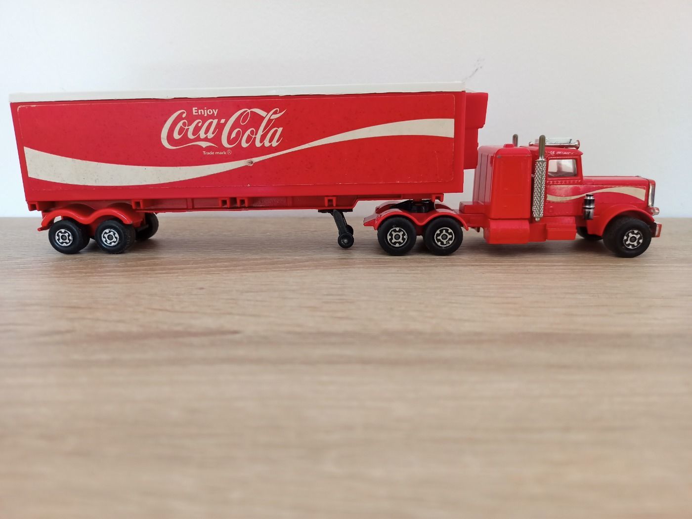 MATCHBOX SUPERKINGS K-31 Peterbilt Refridgeration Truck 'Christian