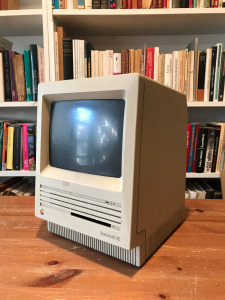 Macintosh SE M5010 retró apple számítógép - nincs tesztelve