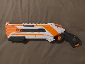 Nerf Roughcut 2x8 szivacskövő fegyver (narancssára és fehér színekben)