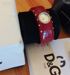 D&G Dolce and Gabana óra dobozában automata ,karkötő karóra,   piros bőrszíj