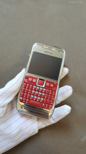 Nokia E71 - kártyafüggetlen - piros