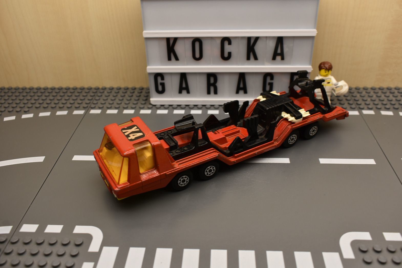 Matchbox Lesney K28 Mercedes-Benz Ambulance Super Kings - Miniature Vintage 1:46
