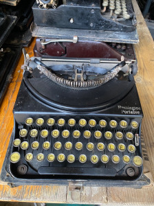 Antik Remington portanle taska írógép