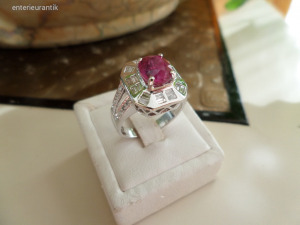 Modern fehér arany gyűrű 2.50 ct valódi pink zafírral és brillekkel