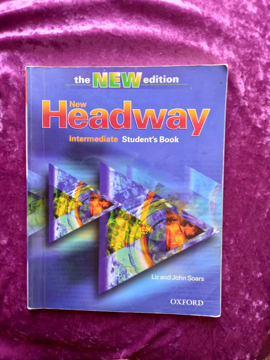 New　Headway　Intermediate　Students　Book