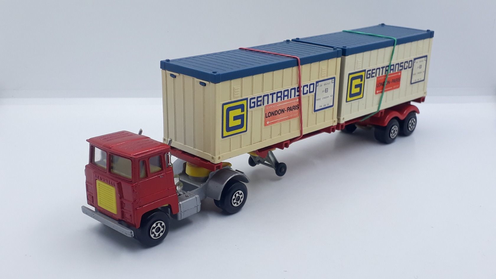 Véhicules miniatures Matchbox Superkings Scammell