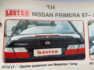 Nissan Primera P11 4ajtós 1996-02 hátsó szárny spoiler lámpa hellyel H712LT