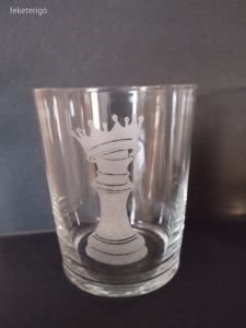 Sakkfigurás gravírozott  üvegpohár