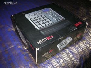 Akai Drumpad Controller MPD-24 USB MIDI Pad