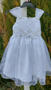 Elsőáldozó keresztelő ruha,alkalmi báli ruha,hercegnő és királylány  ruha 110 cm  3-4 évesre fehér