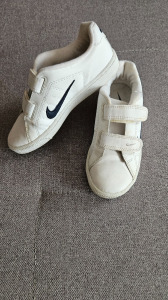 Nike 34 tépőzáras cipő