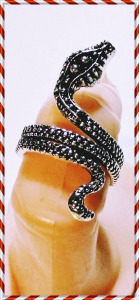 Mese szép  metszett vésett egyedi kígyó kis méretű 16,5  mm gyűrű