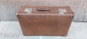 Régi koffer, bőrönd