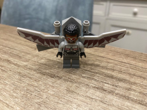 LEGO MARVEL SUPER HEROES SÓLYOM  MINIFIGURA