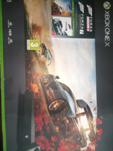 M-43  Xbox One X 1 Tb Gép + Tartozékok+ 61 Db Csúcs Játék