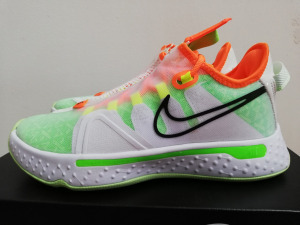 Új Nike PG 4G 38,5-es kosárlabda cipő eladó!