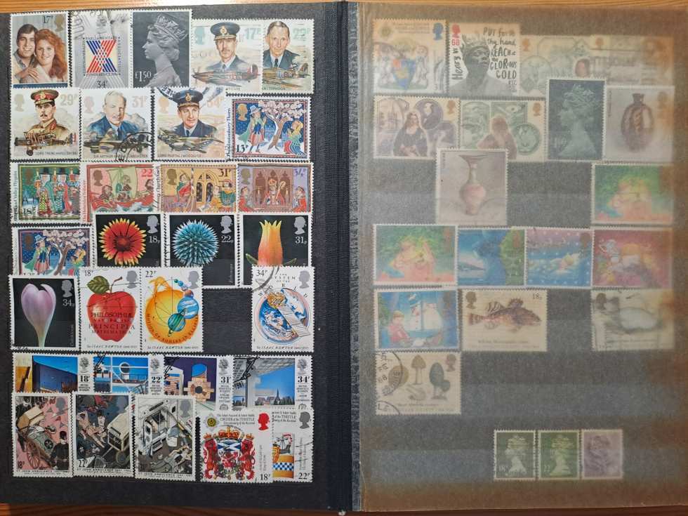 Nagy - Britannia, pecsételt bélyeggyűjtemény, 10 lapos, közepes méretű bélyegberakóban.