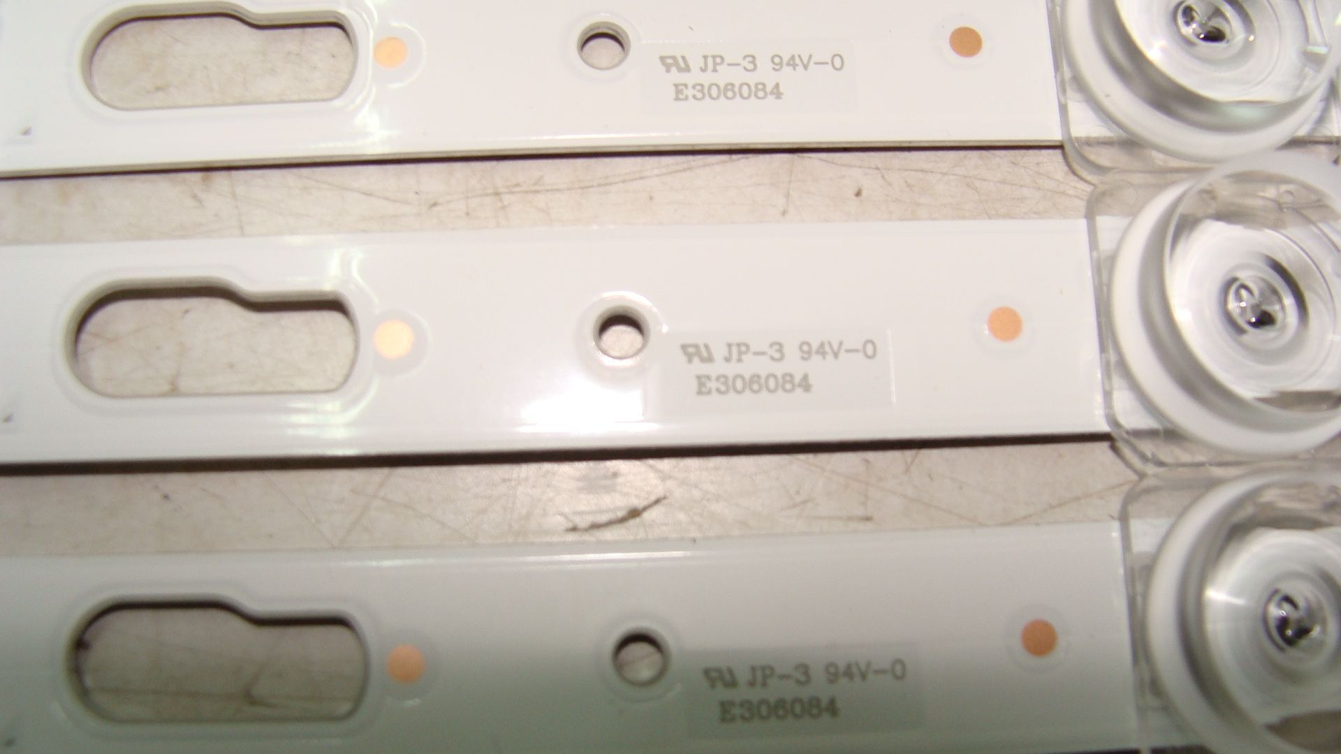 12 CSÍK LED TV-BE VALÓ  HÁTTÉRVILÁGÍTÁS ÚJAK
