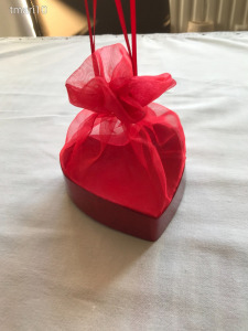 Szív alakú ajándékdoboz, ajándékzacskó