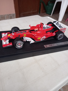 Schumacher Ferrari 2006 1:18 F1 Forma-1