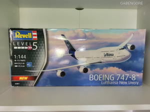 Revell Boeing 747-8