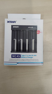 Xtar MC4S elemtöltő