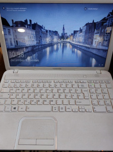 TOSHIBA SATELLITE C855 laptop
