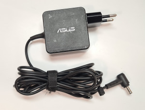 Asus laptophoz való, használt, gyári AC adapter 33W (19V / 1,75A)