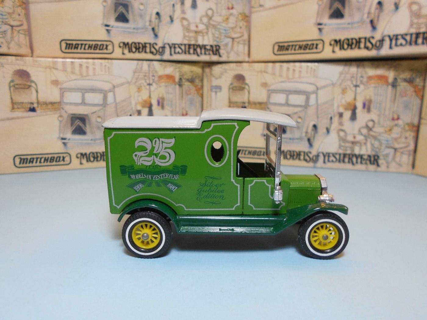 Matchbox MOY Yesteryear Y12 1912 Ford Model T Van 25 Years- Silver