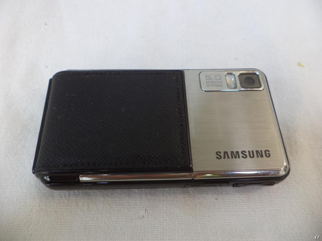 [ABC] Samsung F480 retro mobiltelefon (2897)